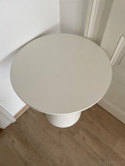 stolek skandinávský design - 3