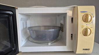 Mikrovlnná trouba MBO MW800 - 3