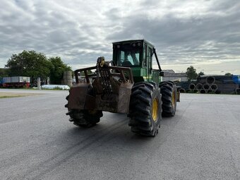 Lesní traktor JOHN DEERE 540G III - 3