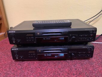 2x Sony MDS-JE520 s jedním dálkovým ovladačem - 3