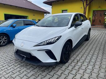 Prodám MG 4 Electric r,v,10/2022 125 KW baterie 54 KWh DPH - 3