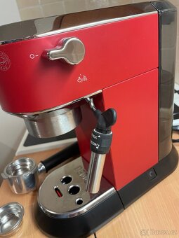 Pákový kávovar Delonghi Dedica EC 685 - 3