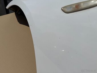 Přední blatník BMW E90/ E91 levý , kód barvy 300 - 3