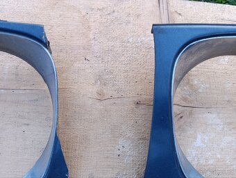 Jaguar XJ 40 rámečky světel - 3