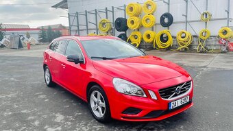 Volvo V60 D5, 151 KW R-design nebourané - 3