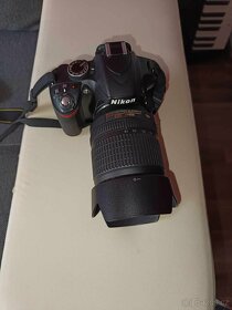 Nikon D3200 + objektiv 18-105mm + nabíječka + brašna - 3