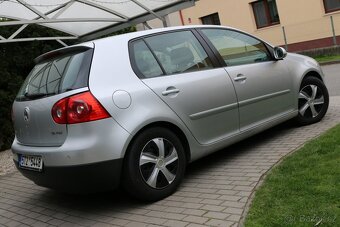 Volkswagen Golf 1.6 FSI Sportline - 3