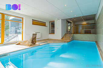 Prodej luxusní vily s výtahem, bazénem a soukromou wellness - 3