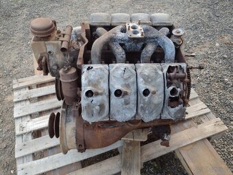 motor z elektrocentrály 15 kVA Tatra 603 / 805 - 3