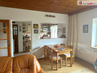 Krásný dvougenerační dům s garáží, rybníkem, velkou zahradou - 3
