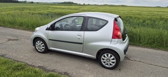 Peugeot 107 1.0 benzín r.v. 2009 - 3