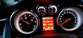 OPEL ASTRA IV J PŘÍSTROJOVÁ DESKA BUDÍKY 168000 km - 3