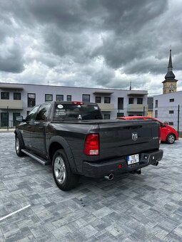 Dodge Ram 1500 V8 hemi 2015 - 3