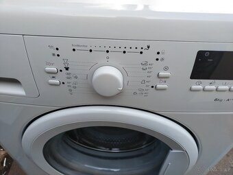 Prodám dig. Slim pračku zn. WHIRLPOOL -5kg-DOVEZU-- - 3