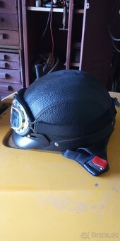 Retro helma - 3