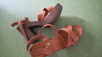 Boty/sandály kožené na podpatku vel. 40 - 3