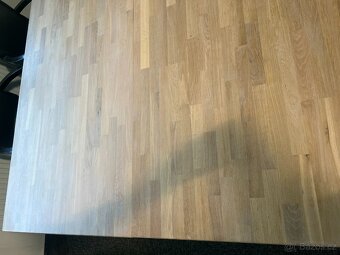 Masivní dubový stůl – průběžná spárovka, kovové nohy - 3