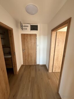 Byt 1+1 40m2 po kompletní rekonstrukci v posledním patře - 3