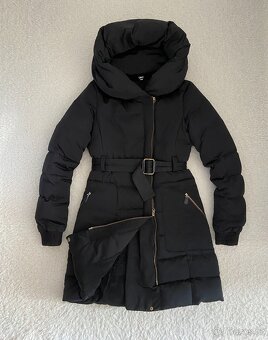 Dámský černý péřový kabat bunda s kapucí vel. 36/S - 3
