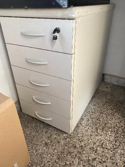 PRODÁM SKŘÍNĚ A KANCELÁŘSKÝ KONTEJNÉR - 3