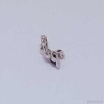 Zlatý přívěsek se safírem a diamantem - 3