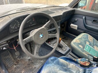 Rozprodám na díly BMW 5 e28 2.4td - 3