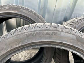 Zimni pneu Pirelli Sottozero 3 235/45 R19 96V - 3