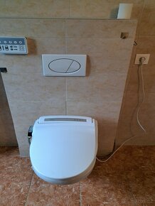 Záchod s elektronickým bidetovým prkénkem Izen - 3