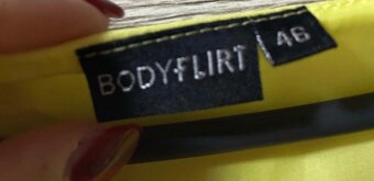 Krásné letní žluté šaty zn. Body Flirt - 3