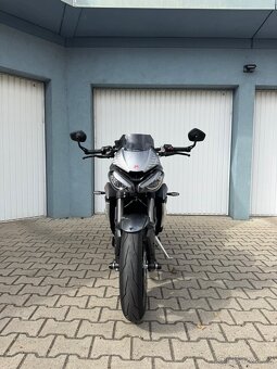 Triumph Street Triple 765 RS s doplňky přes 20 tis., 790 km - 3