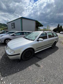 Škoda Octavia 1,6 benzín - 3