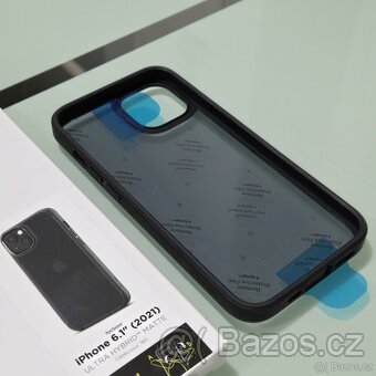 kryt Spigen iPhone 13 - 3