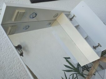 Koupelnové zrcadlo a světlo š. 80 cm, v. 105 cm - 3