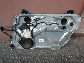 Přední dveře Seat Ibiza/Cordoba 6L - 3