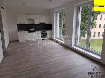 Pronájem bytu 2+KK  v Hodoníně, byt 2+KK  Hodonín - 3