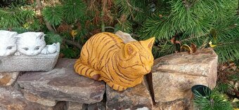 Zahradní dekorace- Dřímající kočka 1 - 3