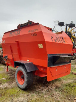Krmný a míchací vůz LUCLAR ARGON 9,5 m³ - 3