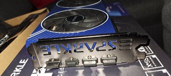 INTEL ARC 750 8 GB - 3