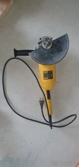 úhlová bruska,rozbrušovačka Dewalt 230mm, 2000wat - 3