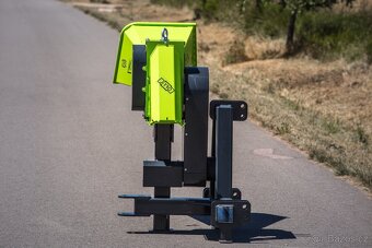 Štěpkovač špalíkovač za traktor s řemenovým převodem - 3