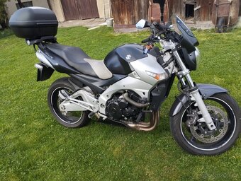 Suzuki GSR 600 - 3