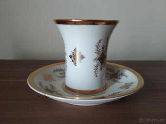 porcelánový šálek s podšálkem, značený - 3