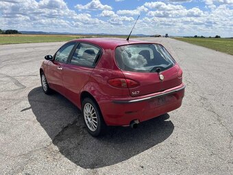 Alfa Romeo 147 JTD - 3