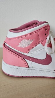 Nike Air Jordan 1 Mid Valentine's Day 39 - 3