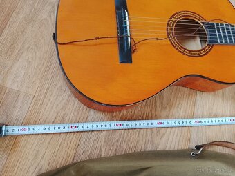 Prodám menší kytaru s obalem - 3