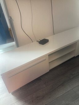 Skříňka pod TV - 3