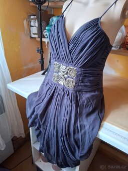 Černé hedvábné letní šaty - 3