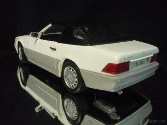 Mercedes Benz 500 SL Soft Top Revell 1/18 - 3