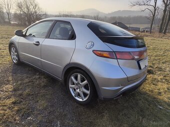HONDA CIVIC UFO BENZÍN 1.8i 103KW SERVIS ROK VÝROBY 2008 - 3
