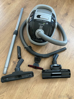 Vysavač Electrolux Classic Silence ECS52B - 3